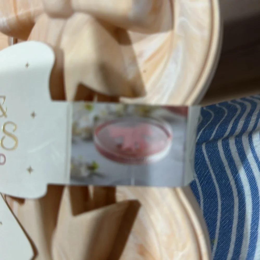 Bows & Bubbles Silicone Ice Mold in Peach